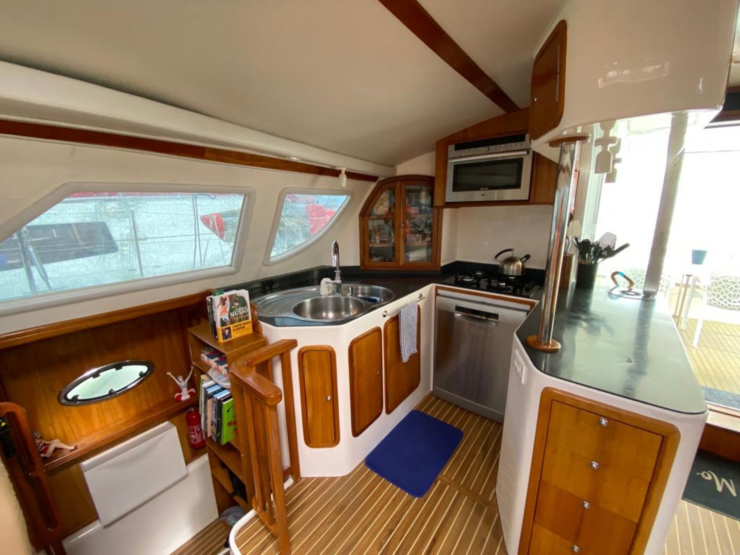 slider 16 Charter Cats Prowler 48